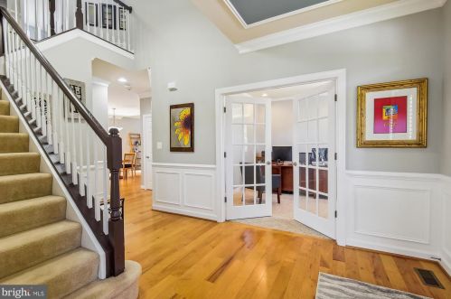 1833 Woods Edge Dr, Leesburg, VA 20176-6648