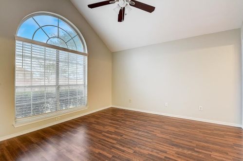 1422 Mapleview Dr, Carrollton TX 75007-6019 exterior