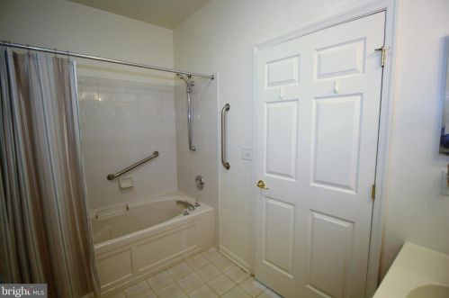 26 Kyle Way, Trenton NJ 08628-2525 exterior