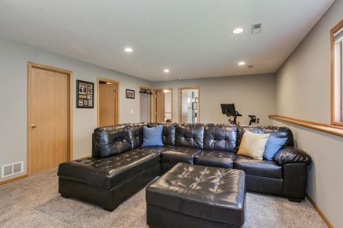 2345 Eldridge Ave, Saint Paul MN  55109-4087 exterior
