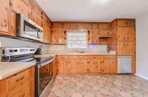 2566 Dewey Ave, Atlanta GA  30344-1048 exterior