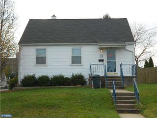 20 10th Ave, Runnemede, NJ 08078-1128