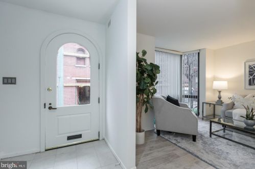 2031 Chancellor St, Philadelphia PA  19103-5604 exterior