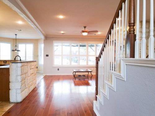 1706 Lake Bluff Dr, Garland TX  75043-7551 exterior