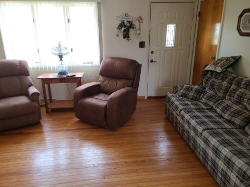 1114 Lakeview Dr, Hillcrest, IL 61068-1945