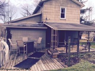 27 Durham Ln, Morgantown, WV 26508-8747