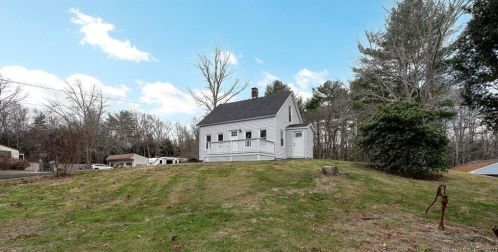829 Bailey Hill Rd, Killingly CT  06241-1836 exterior