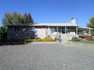 1211 Bartlett Ave, Zillah, WA 98953-9403