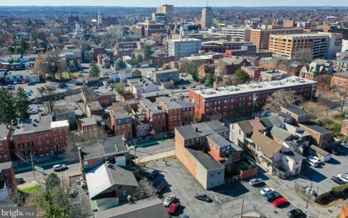 126 Walnut St, Lancaster PA  17602-5043 exterior