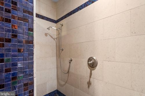 1118 Dl Dr, Silver Spring MD 20910-1601 exterior