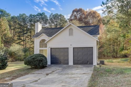 2625 Fox Hall Ln, Atlanta, GA 30349