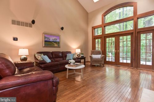 1678 Preakness Dr, Gambrills, MD 21054-1151
