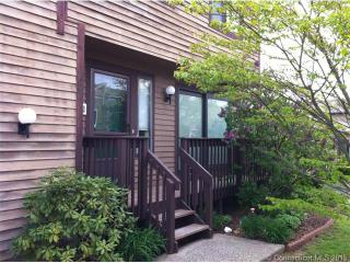 701 Robert Frost Dr, Branford, CT 06405-5838