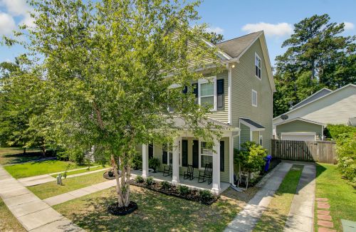 1747 Towne St, Johns Island, SC 29455-3165