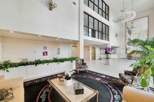 4949 Genesta Ave, Van Nuys CA  91316-3401 exterior