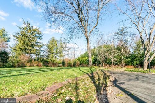 36 Nelson Ridge Rd, Princeton NJ  08540-7436 exterior