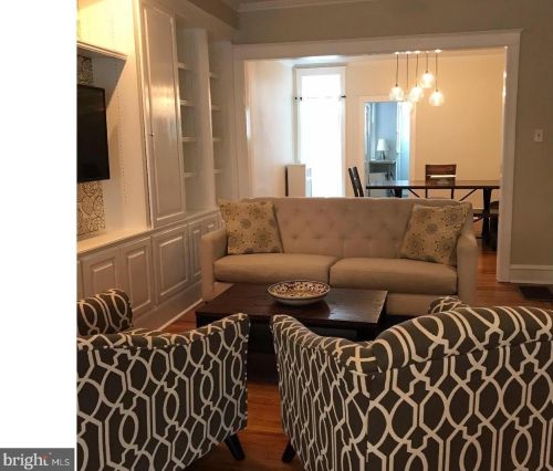 855 21st St, Philadelphia, PA 19130-1430