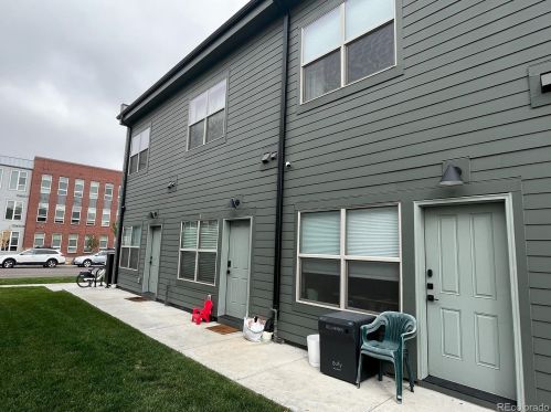 1082 27th St, Denver CO  80205-2201 exterior