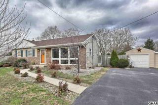 1910 Fry Loop Ave, Carlisle, PA 17013-1030