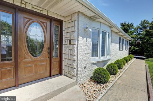 6132 Friar Rd, Harrisburg, PA 17111-3855