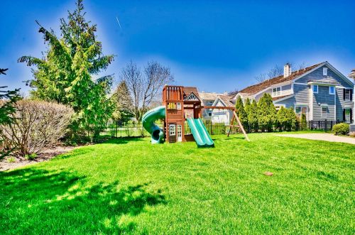 2315 Chestnut Ave, Glenview, IL 60026-7714