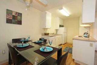 1280 Citrus Ave, Vista CA  92084-4353 exterior