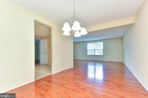 7309 Sterling Grove Dr, Springfield VA  22150-4437 exterior