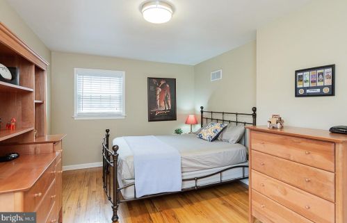 2006 Rachael Dr, Lancaster PA  17601-3655 exterior