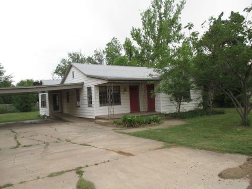 518 Logan St, Truscott, TX 79227