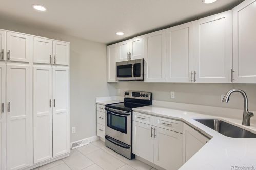 46 Xavier St, Denver CO  80219-1027 exterior