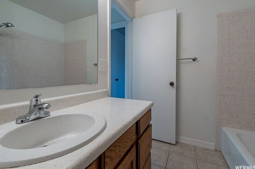 2327 Jordan Meadows Cv, Taylorsville UT exterior