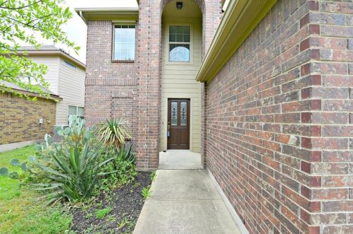 7420 Cedar Edge Dr, Austin TX  78744-1705 exterior