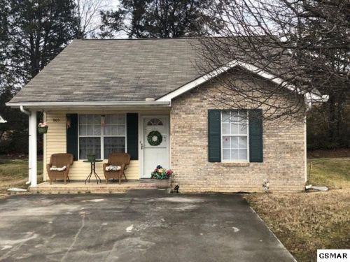 905 Middlebrook Ct, Pigeon Forge, TN 37862-5039