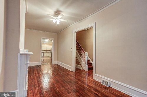 3235 13th St, Philadelphia PA  19148-0052 exterior