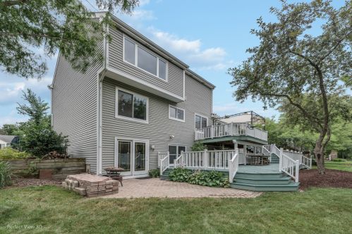 705 Crab Tree Ln, Hanover Park, IL 60103-2115