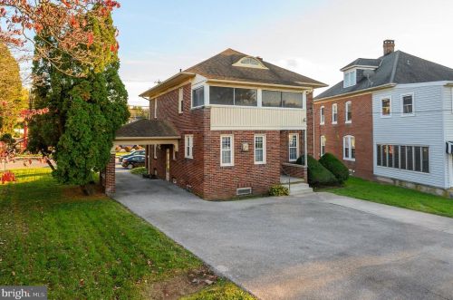 1002 York St, Hanover PA 17331-3360 exterior