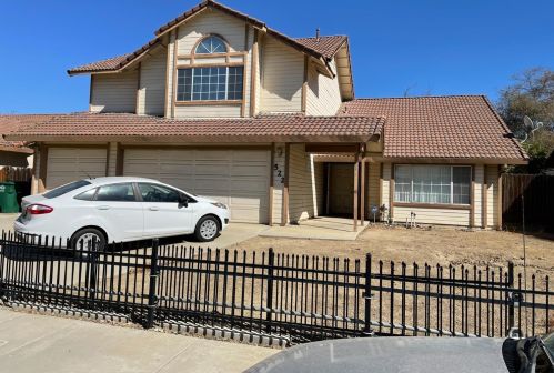 522 Elmwood Dr, Los Banos, CA 93635-2964
