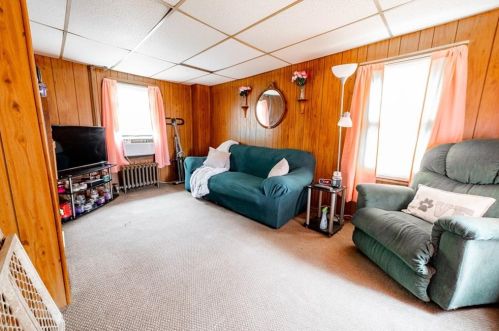 19 Alton St, Providence, RI 02908-4602