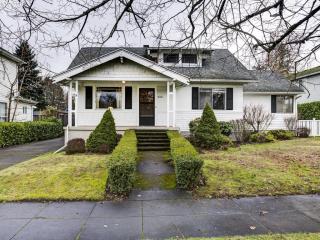 9104 Van Houten Ave, Portland OR  97203-2743 exterior