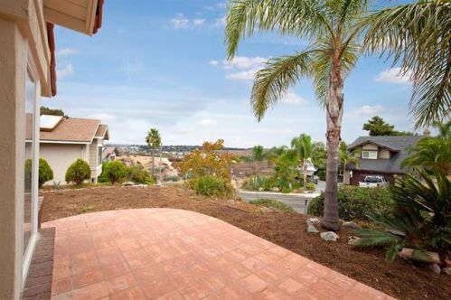 1333 Eldean Ln, Oceanside, CA 92054-5771