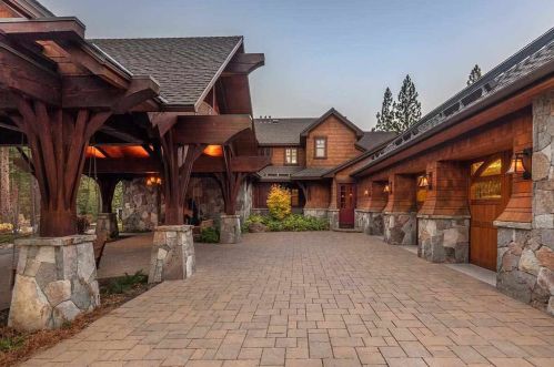 8207 Fallen Leaf Way, Truckee CA  96161-4273 exterior