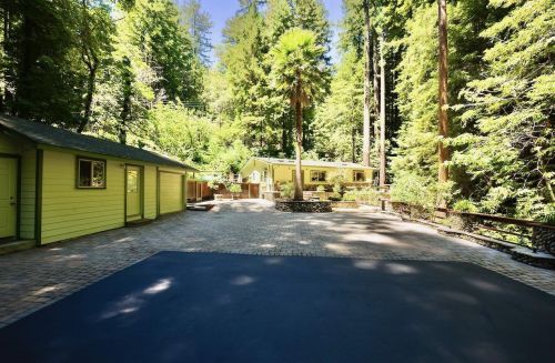 24720 Glenwood Dr, Los Gatos, CA 95033-8579