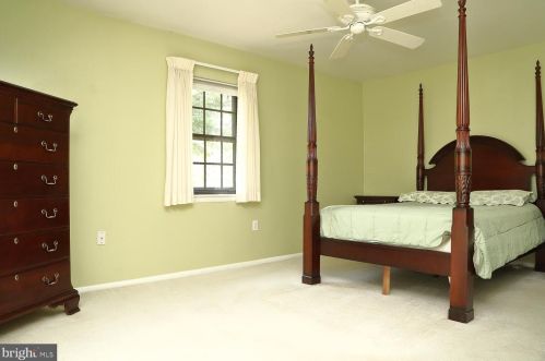 59 Valleybrook Dr, Lancaster PA  17601-4612 exterior