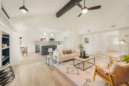 6307 Cannonleague Dr, Austin TX  78745-4913 exterior