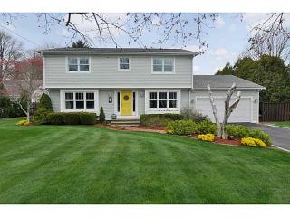 5 Fesser Ave, Bristol, RI 02809-2906