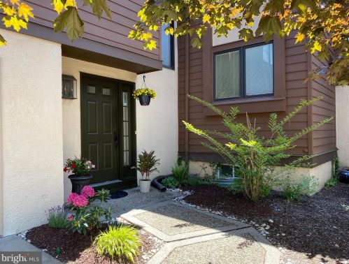 343 Sayre Dr, Princeton NJ  08540-5839 exterior