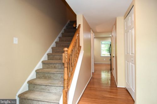 5640 Kirkham Ct, Springfield VA  22151-1709 exterior
