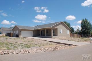 287 Fairknoll Dr, Pueblo, CO 81007-6069