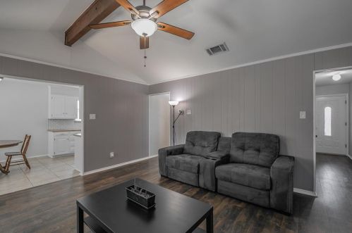 6116 Blue Spruce Cir, Fort Worth TX 76137-2135 exterior