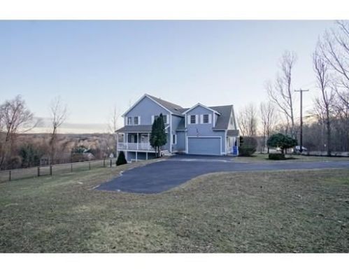50 Breakneck Hill Rd, Lincoln, RI 02865-3940